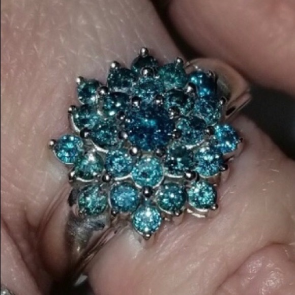 10kt white gold blue diamond ring size 6 - Picture 2 of 4